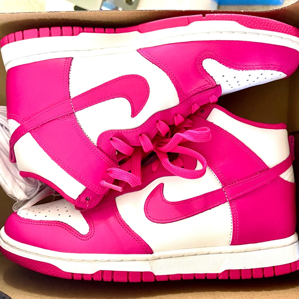 BRAND NEW NIKE DUNK PINK PRIME - size Womens 8